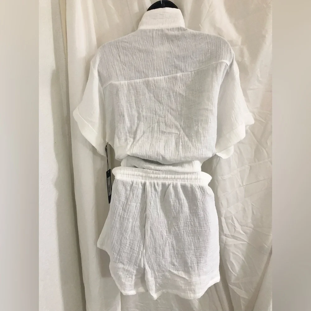 Nicole Miller white gauze button down shirt and drawstring shorts set size Large